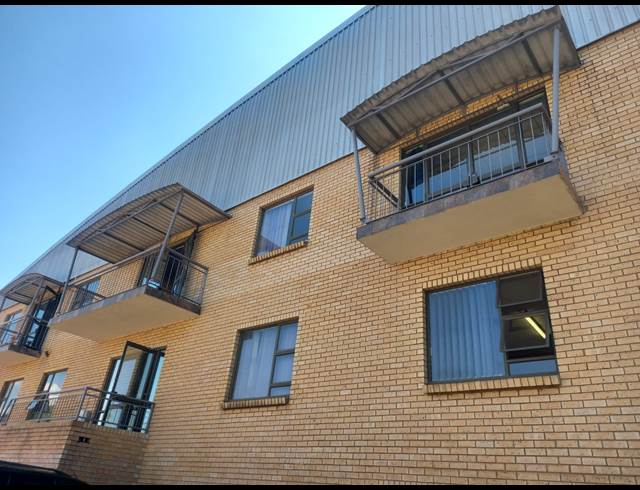 2,501M² WAREHOUSE TO LET IN POMONA