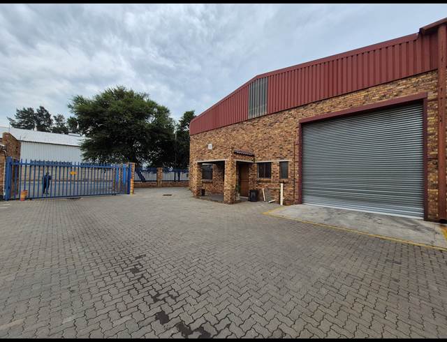 350M² FACTORY TO LET IN ANDERBOLT