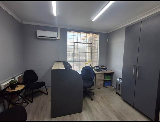 1,420M² WORKSHOP TO LET IN ARCADIA