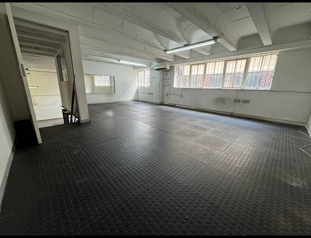 Business property to rent in FAIRVIEW