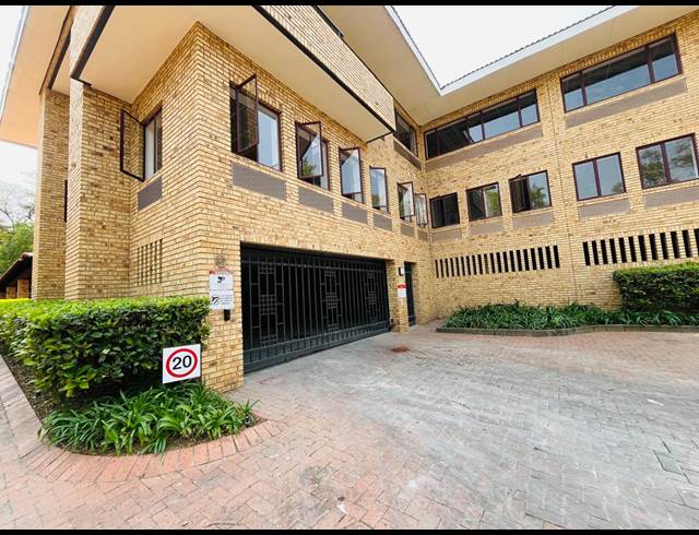 402M² OFFICE TO LET IN VORNA VALLEY