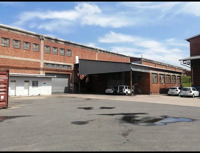 3,140M² FACTORY TO LET IN NEW GERMANY