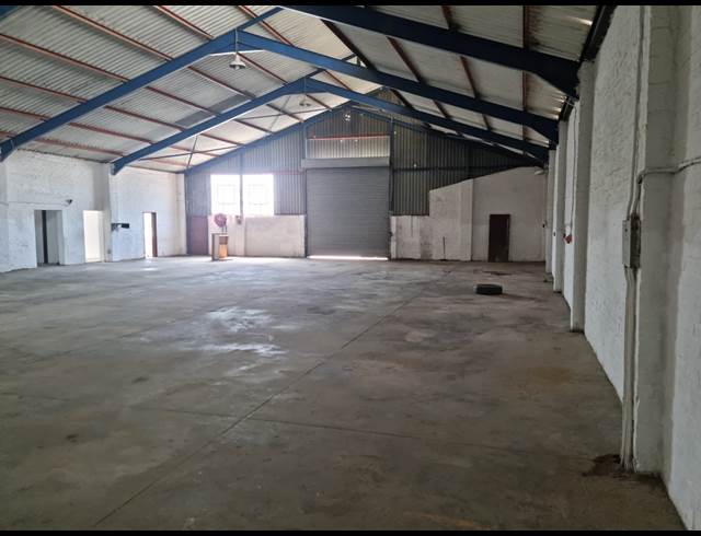 1,534M² WAREHOUSE TO LET IN BROADLANDS