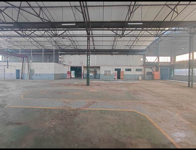25,085M² FACTORY TO LET IN CLAYVILLE