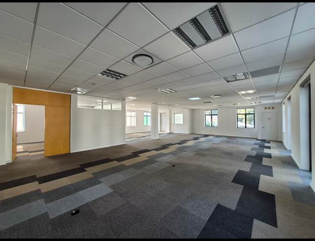 359M² OFFICE TO LET IN ILLOVO
