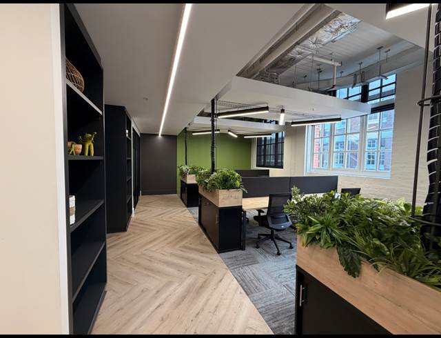 270M² OFFICE TO LET IN GARDENS