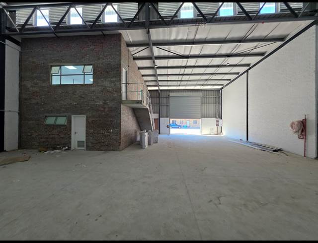 928M² WAREHOUSE TO LET IN FIRGROVE INDUSTRIAL ESTATE