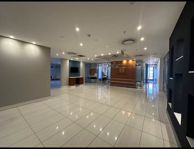 1,407M² OFFICE TO LET IN SANDTON CENTRAL