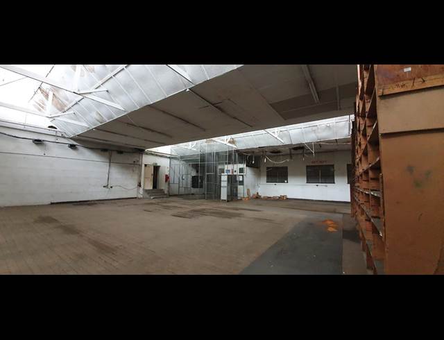 2,300M² WAREHOUSE TO LET IN CITY & SUBURBAN