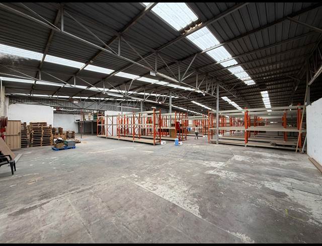 4,000M² WAREHOUSE TO LET IN MULDERSDRIFT