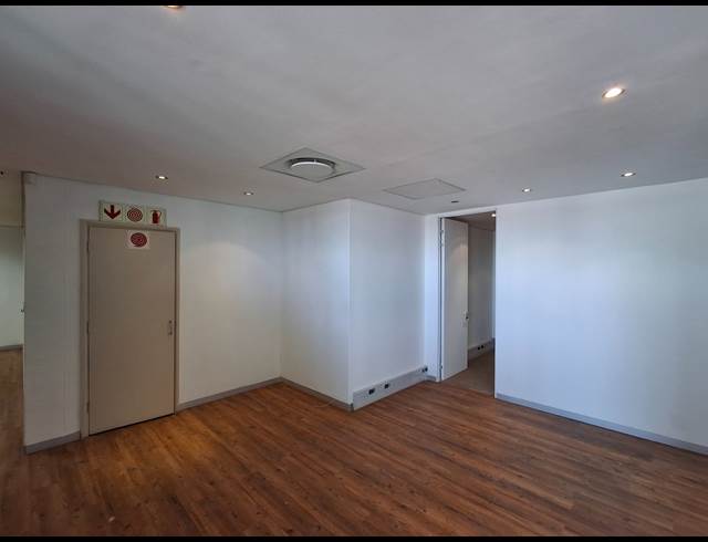 212M² OFFICE TO LET IN MOUILLE POINT