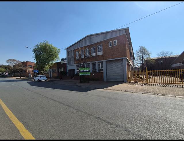 900M² WAREHOUSE TO LET IN BENROSE