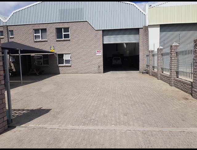 437M² BUILDING RENTED IN SAXENBURG PARK 2