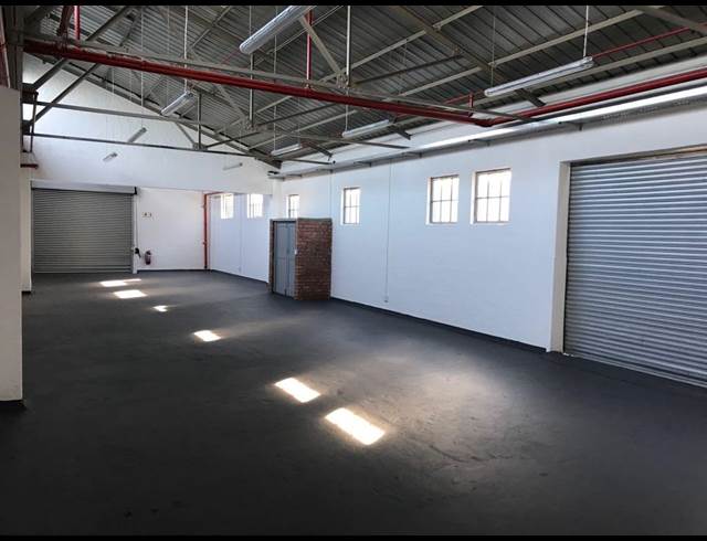 228M² WAREHOUSE TO LET IN KENSINGTON