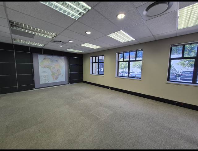 515M² OFFICE TO LET IN SANDTON CENTRAL