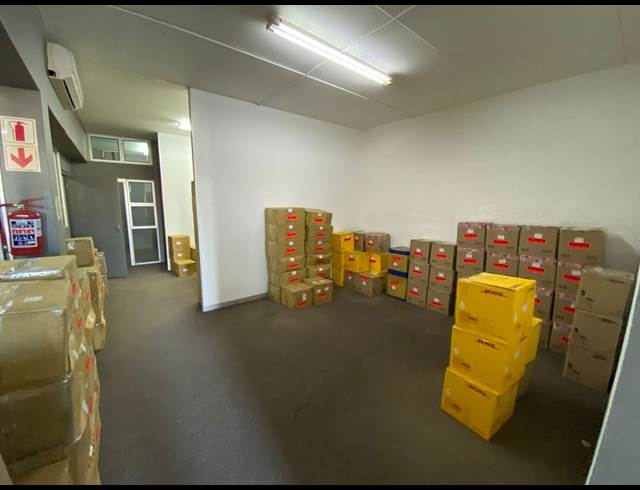 156M² WAREHOUSE TO LET IN SOMERSET WEST CENTRAL