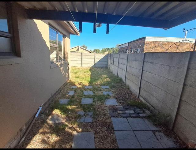 2 BEDROOM PROPERTY TO RENT IN PEERLESS PARK