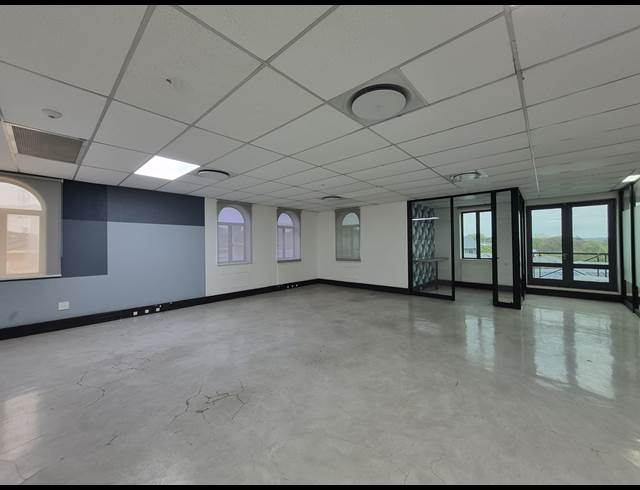 6,233M² OFFICE TO LET IN HYDE PARK