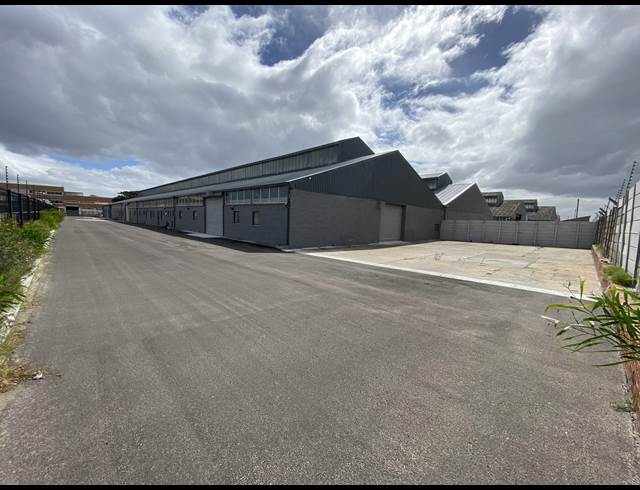 2,600M² WAREHOUSE TO LET IN EPPING INDUSTRIAL