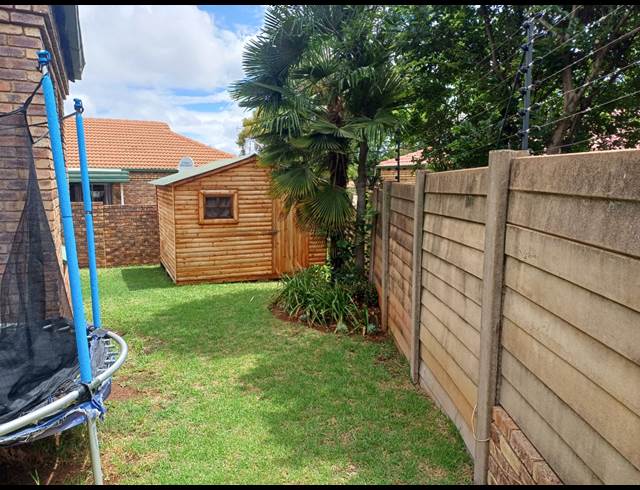 3 bed property to rent in DIE HOEWES