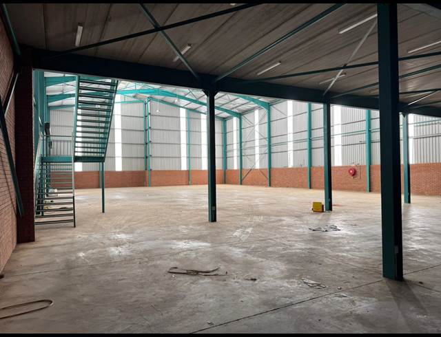 1,454M² WAREHOUSE TO LET IN ORMONDE