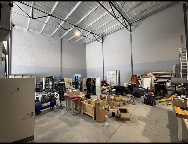 428M² WAREHOUSE TO LET IN KRAAIFONTEIN INDUSTRIA