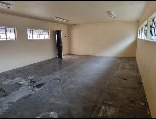 45M² WAREHOUSE TO LET IN ROCKY DRIFT