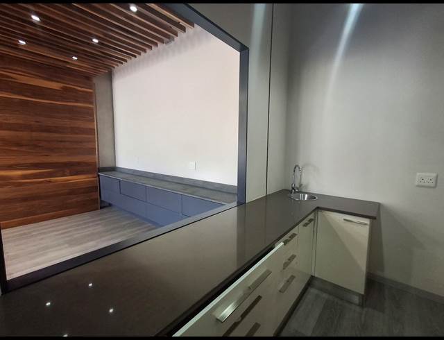 678M² OFFICE TO LET IN BEACON BAY