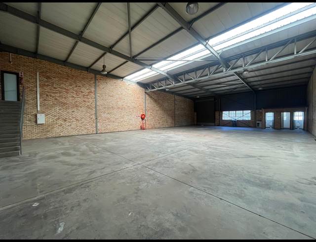 555M² WAREHOUSE TO LET IN RANDJESPARK