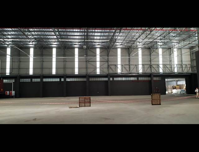 4,353M² WAREHOUSE TO LET IN ISANDO