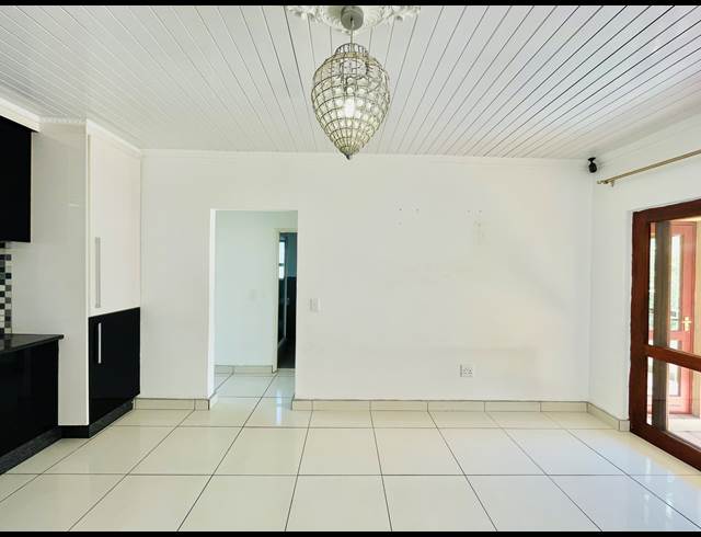 2 BEDROOM APARTMENT RENTED IN SUNNINGHILL
