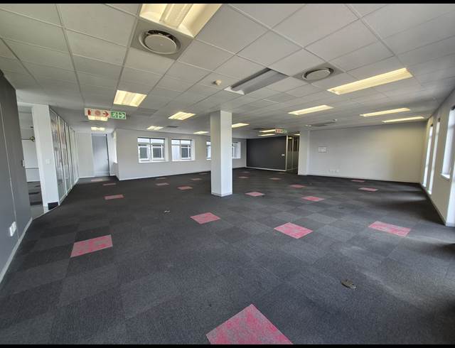 1,633M² OFFICE TO LET IN SANDTON CENTRAL