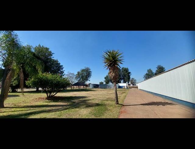 INDUSTRIAL PROPERTY TO RENT IN ROSSLYN