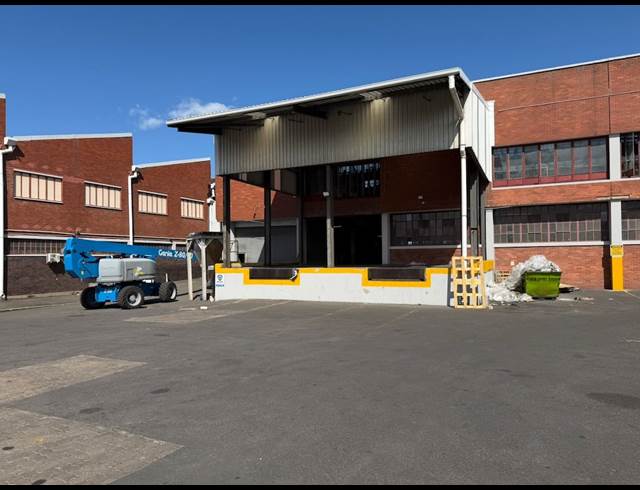3,470M² WAREHOUSE TO LET IN MOBENI