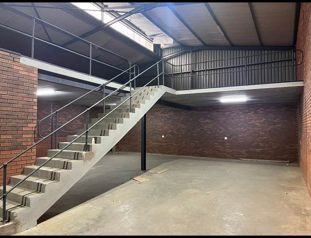 378M² WAREHOUSE TO LET IN THETA