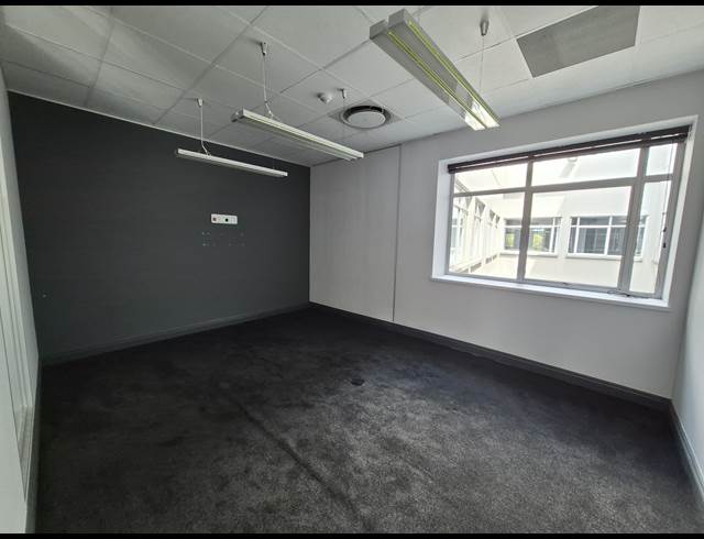 1,633M² OFFICE TO LET IN SANDTON CENTRAL