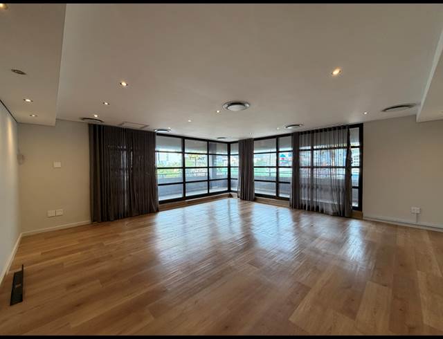 890M² OFFICE TO LET IN DE WATERKANT