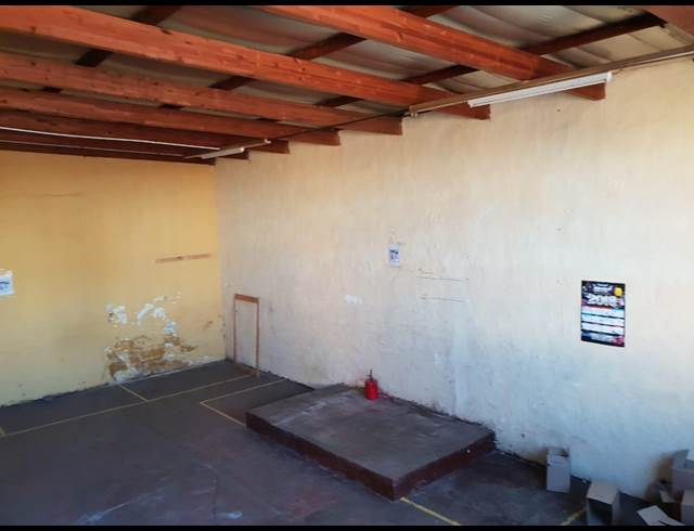 120M² WAREHOUSE TO LET IN ISANDO