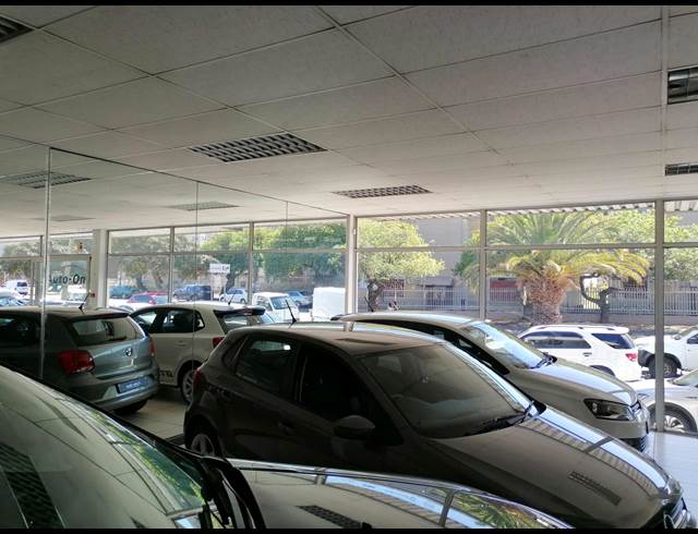 405M² SHOWROOM TO LET IN PAROW EAST