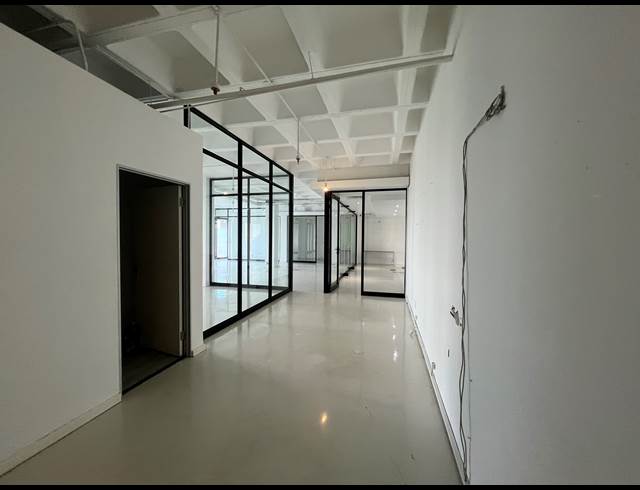 208M² OFFICE TO LET IN ILLOVO