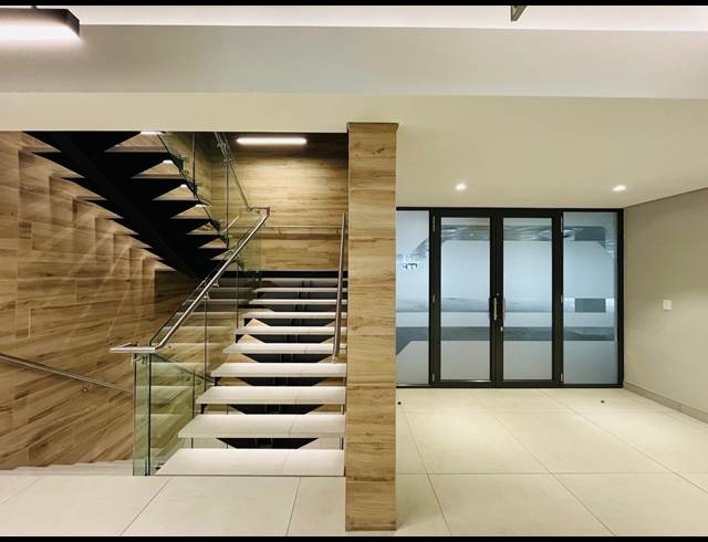 345M² OFFICE TO LET IN VORNA VALLEY