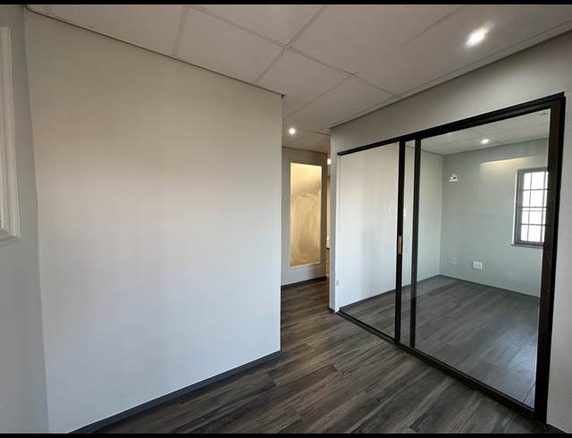 101M² OFFICE TO LET IN HIGHVELD BUSINESS PARK