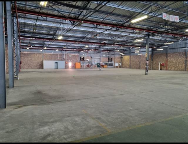 3,492M² WAREHOUSE TO LET IN ROCKY DRIFT