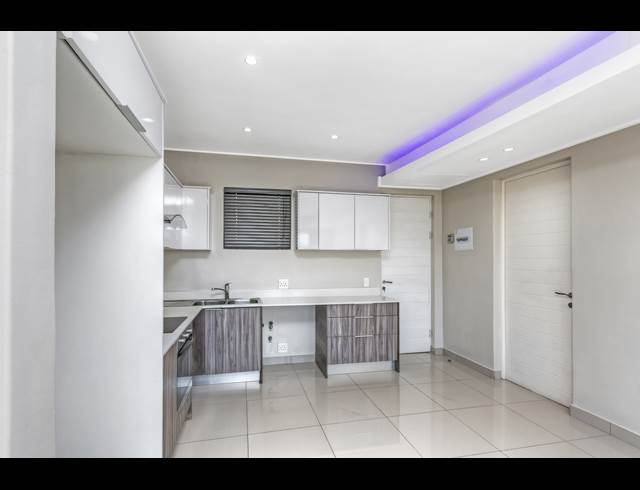 2 BEDROOM APARTMENT TO LET IN SANDTON CENTRAL