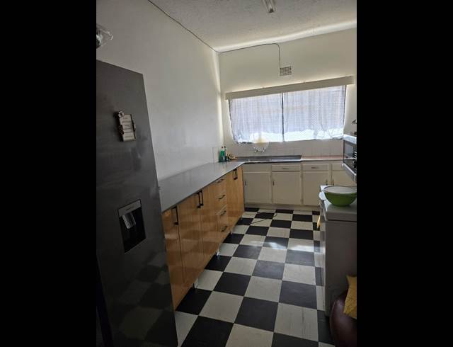 2 bed property to rent in LANGERUG