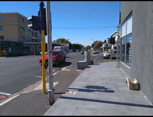 105M² RETAIL TO LET IN KENILWORTH
