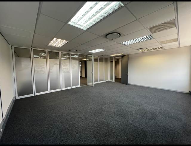 170M² OFFICE TO LET IN IRENE