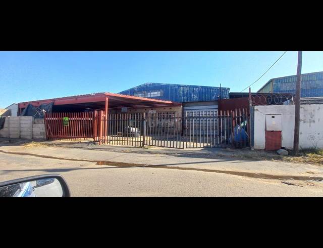 920M² WAREHOUSE TO LET IN KNIGHTS