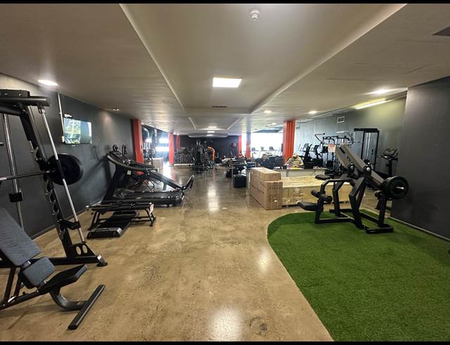 348M² BUSINESS TO LET IN PAARDEN EILAND
