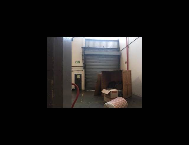 1,718M² FACTORY TO LET IN EPPING INDUSTRIAL